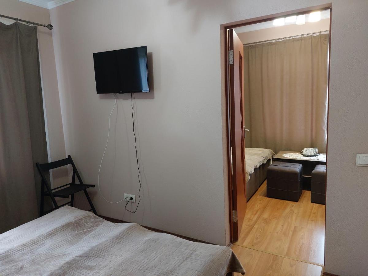 Pyate Koleso Hotel Lazeshchyna Exterior photo