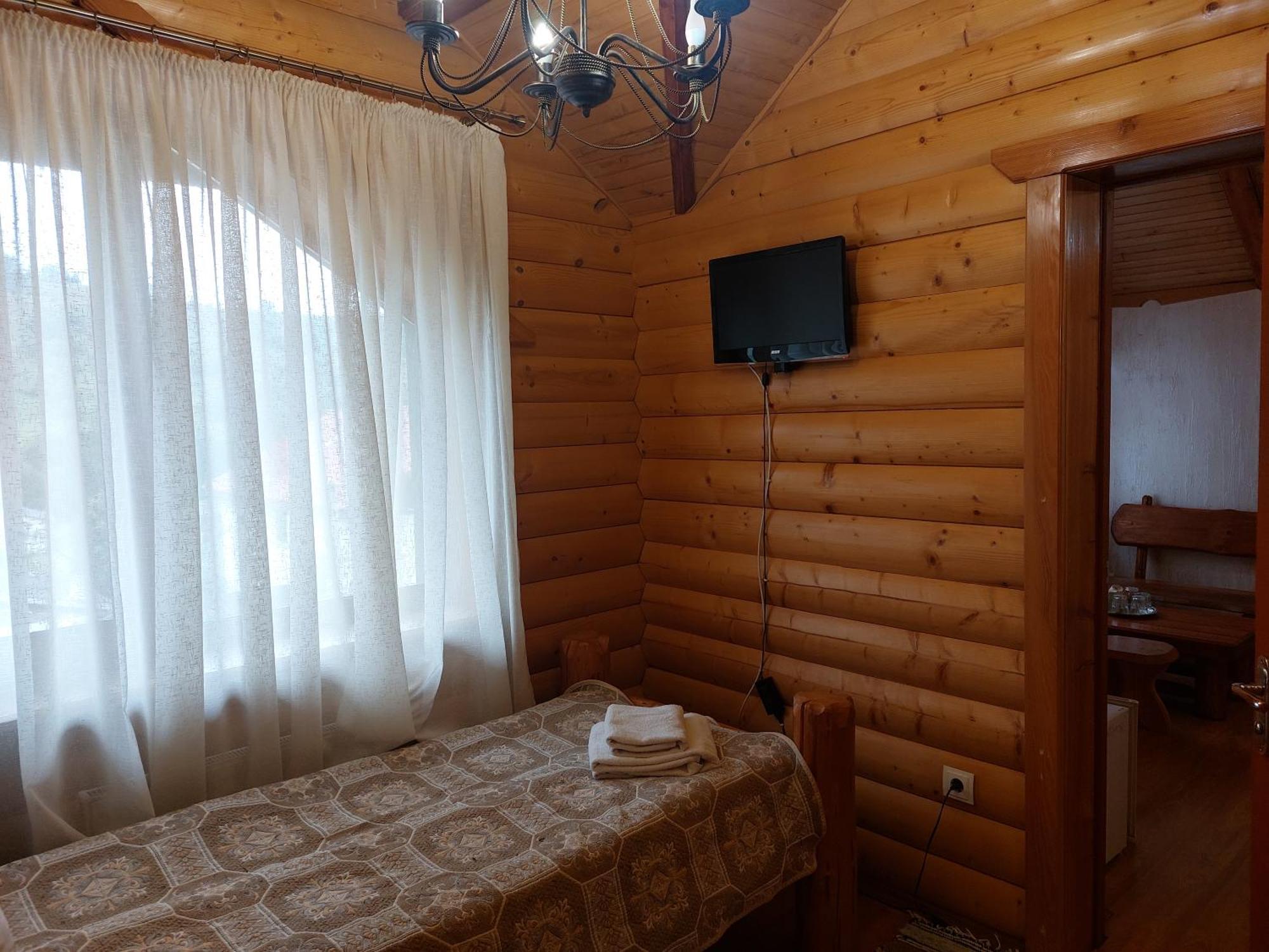 Pyate Koleso Hotel Lazeshchyna Exterior photo