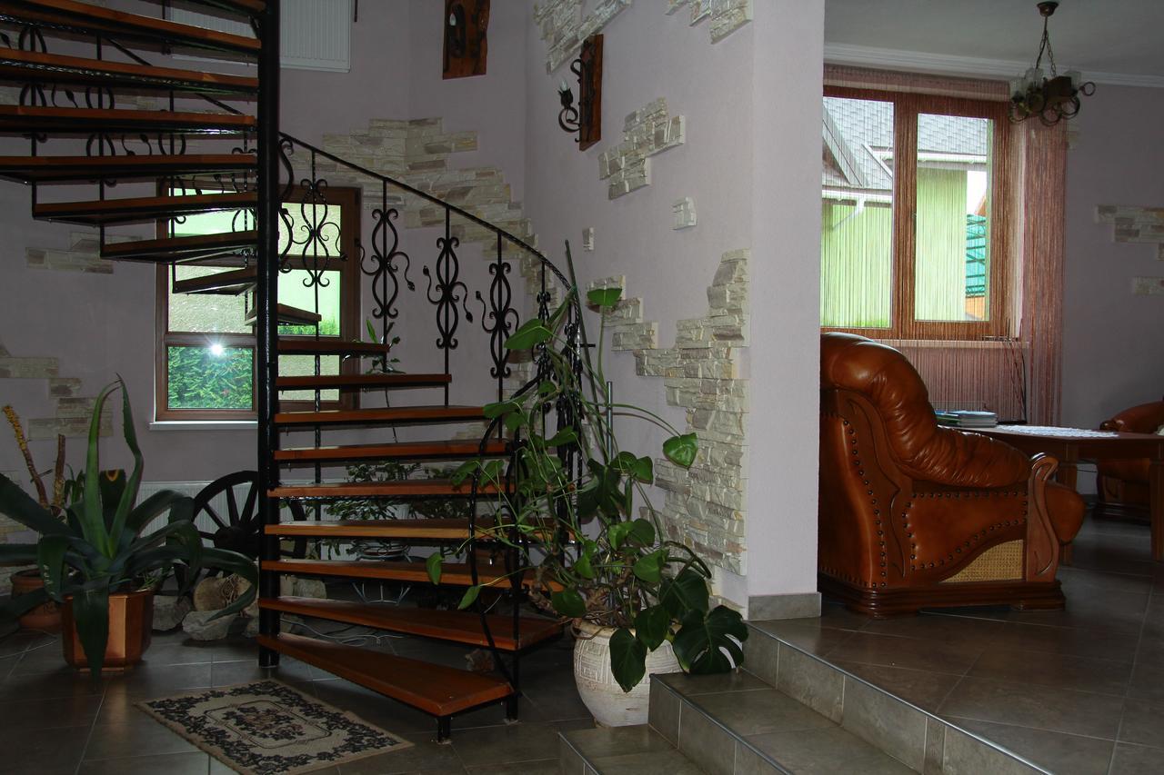 Pyate Koleso Hotel Lazeshchyna Exterior photo